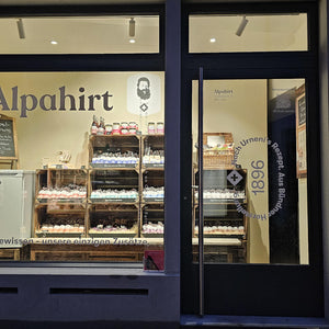 Sonntagsverkauf im Alpahirt-Shop