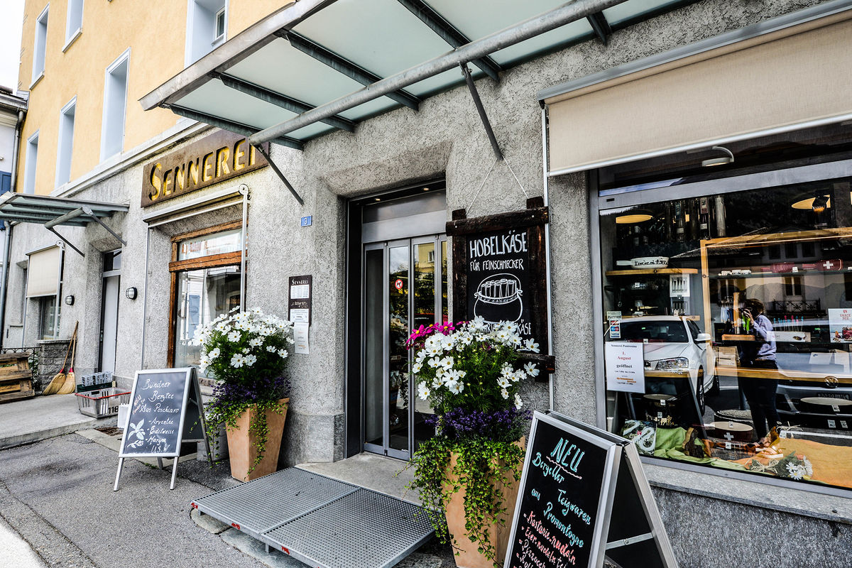 Degustation in der Sennerei Pontresina